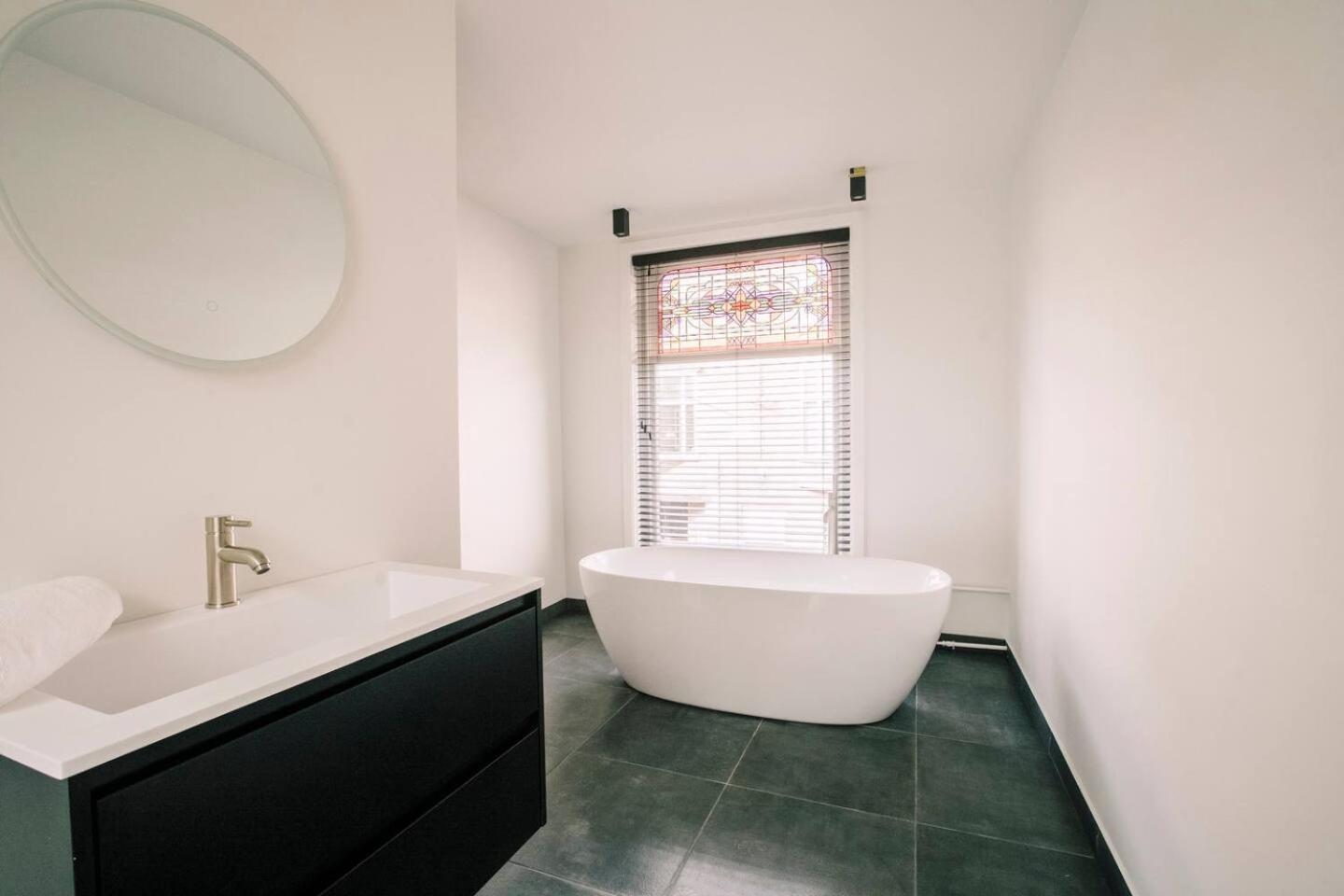 Xxl Loft With Bath Located Stadsvilla Tilbourg Extérieur photo