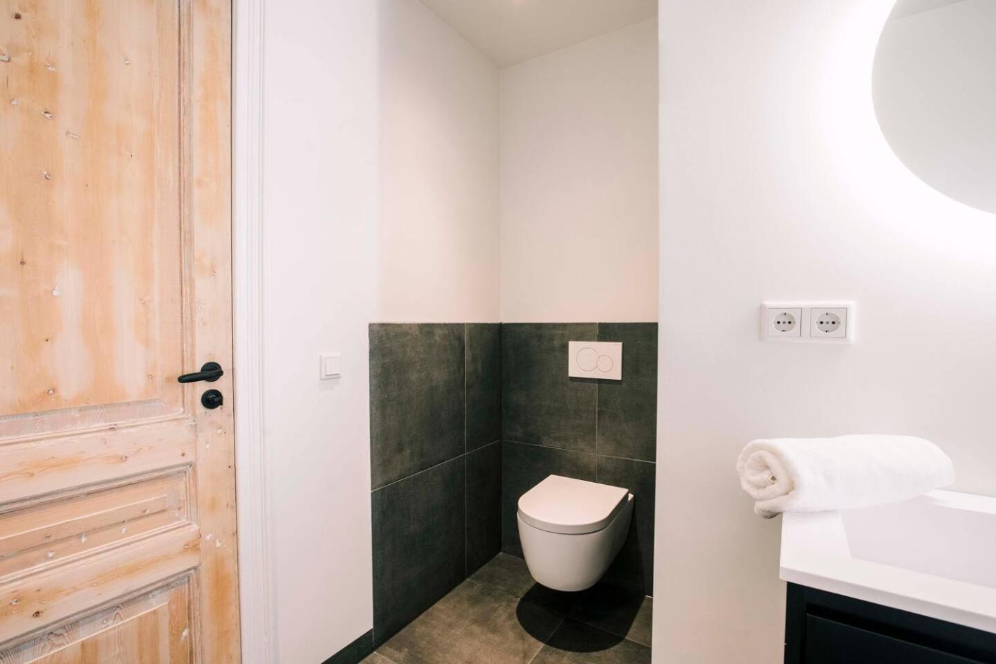 Xxl Loft With Bath Located Stadsvilla Tilbourg Extérieur photo