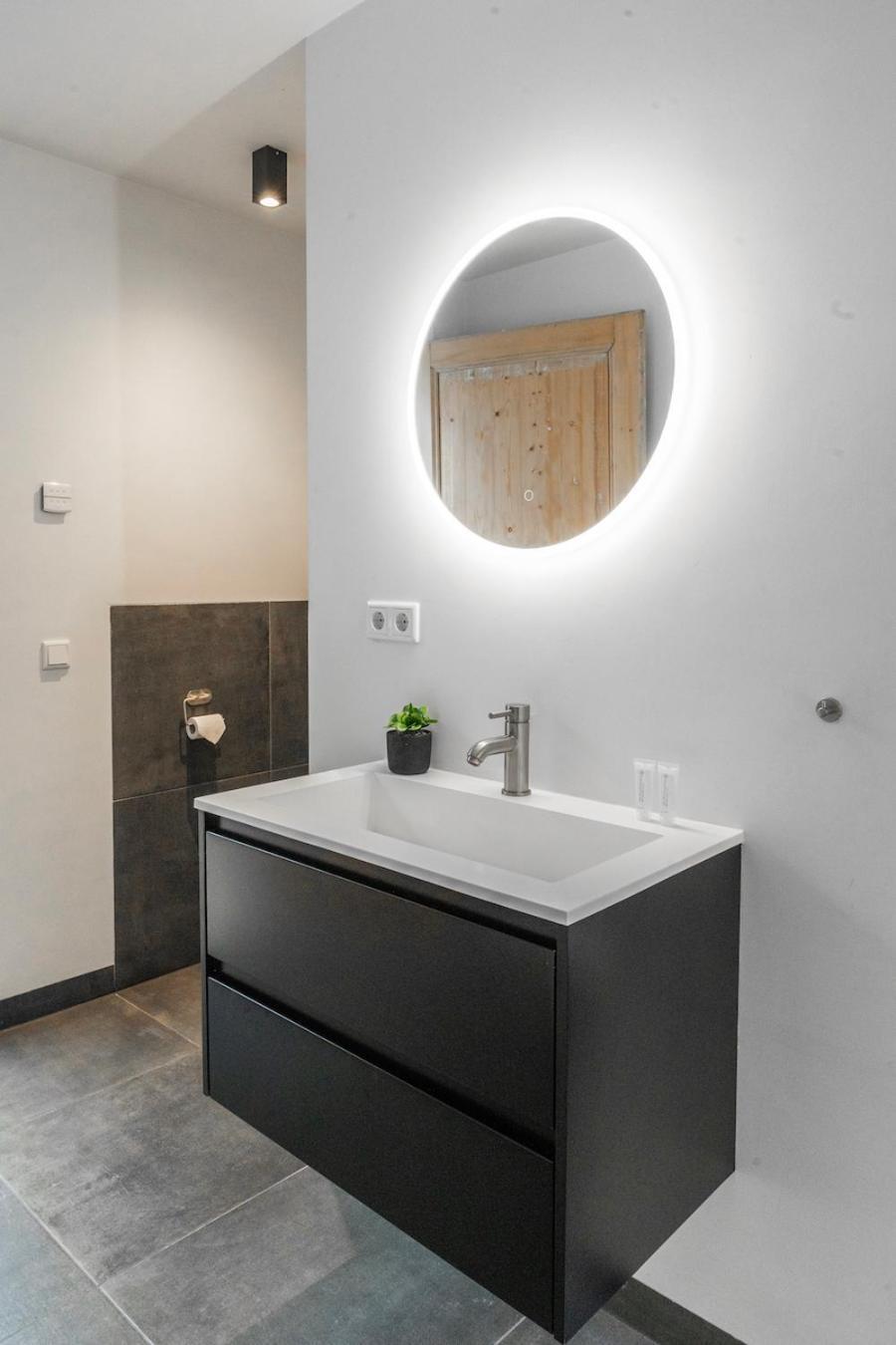 Xxl Loft With Bath Located Stadsvilla Tilbourg Extérieur photo